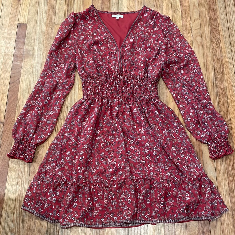 EUC Womens Long-Sleeved Max Studio Dress